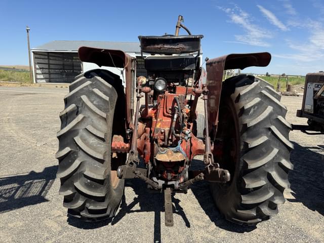 Image of Farmall 706 equipment image 3