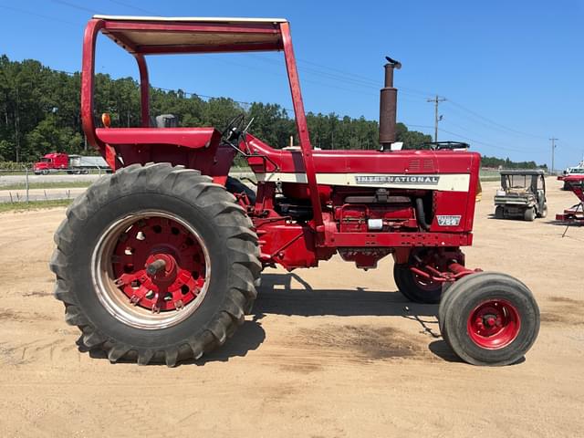 Image of International Harvester 756 equipment image 3