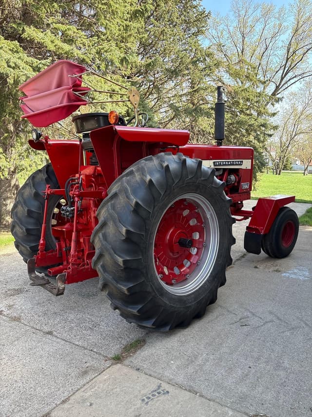 Image of International Harvester 756 equipment image 4