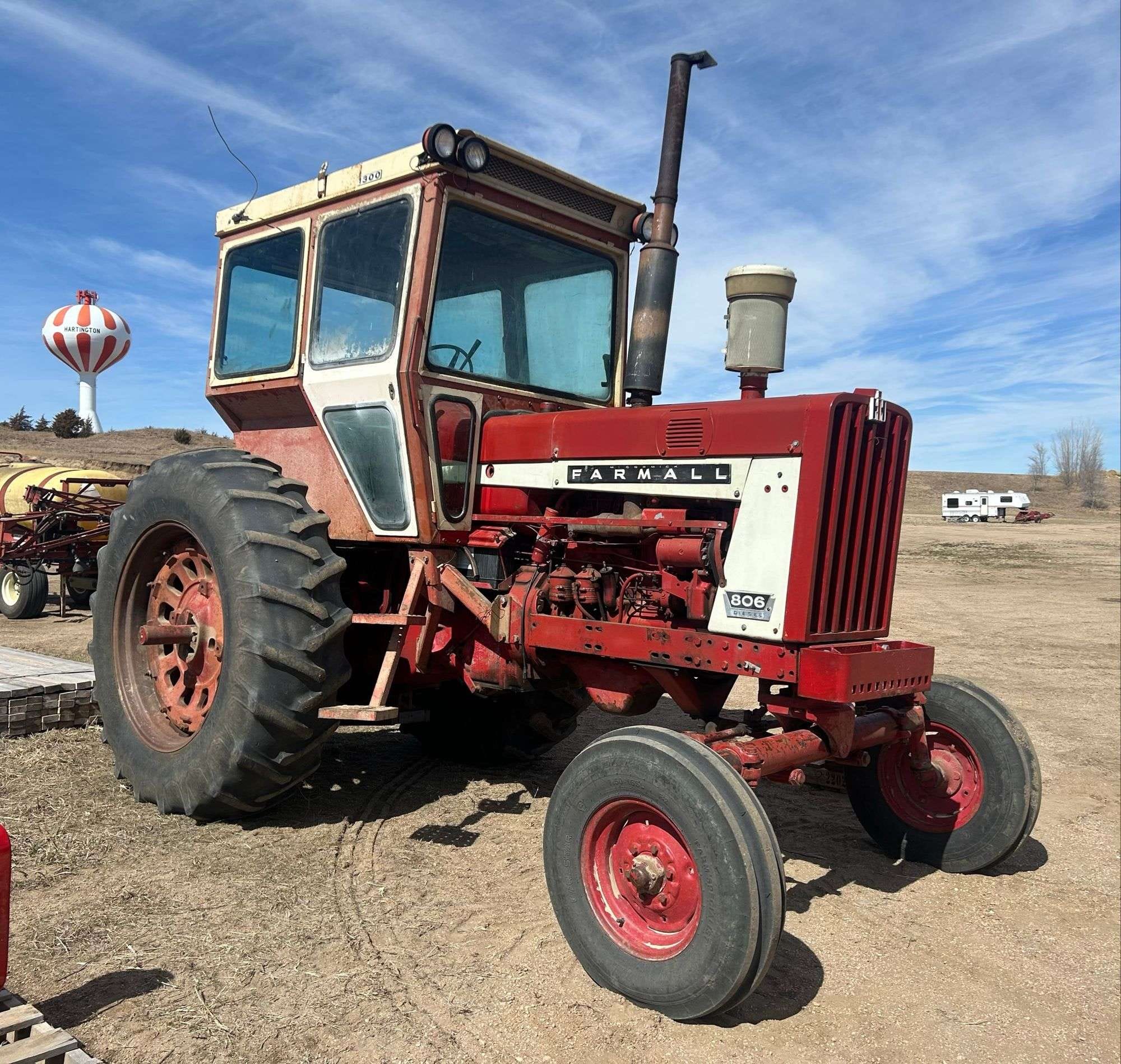 Farmall 806 Equipment Image0