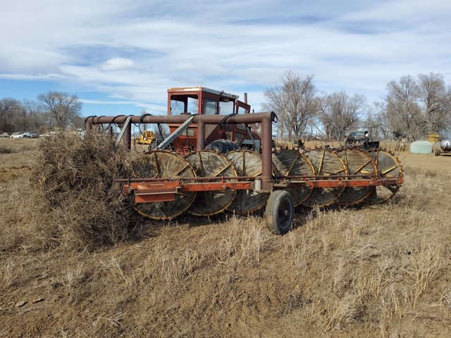 Image of Farmall 806 equipment image 2