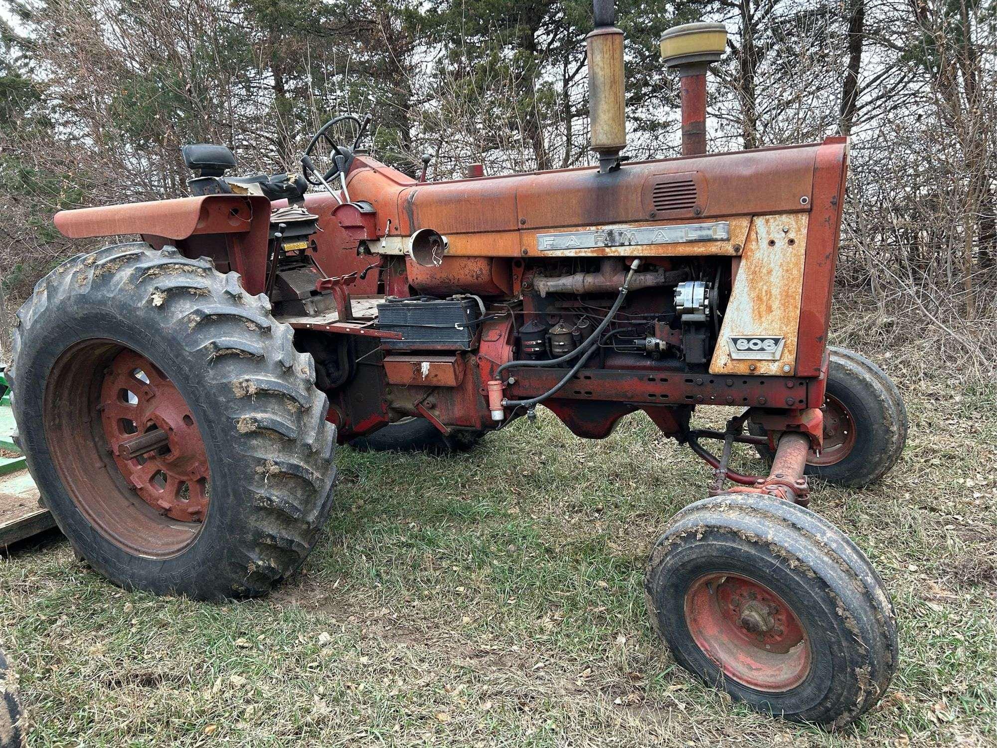 Main image International Harvester 806