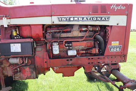 Image of International Harvester 826 equipment image 4