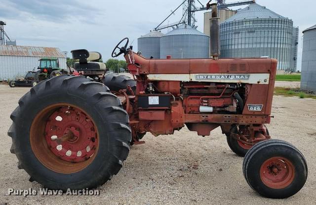 Image of International Harvester 826 equipment image 3