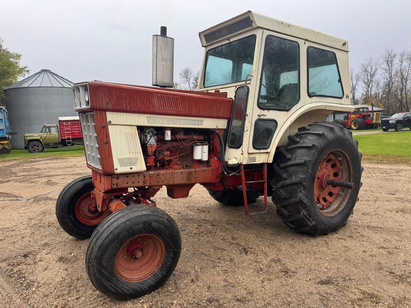 International Harvester 966 Equipment Image0