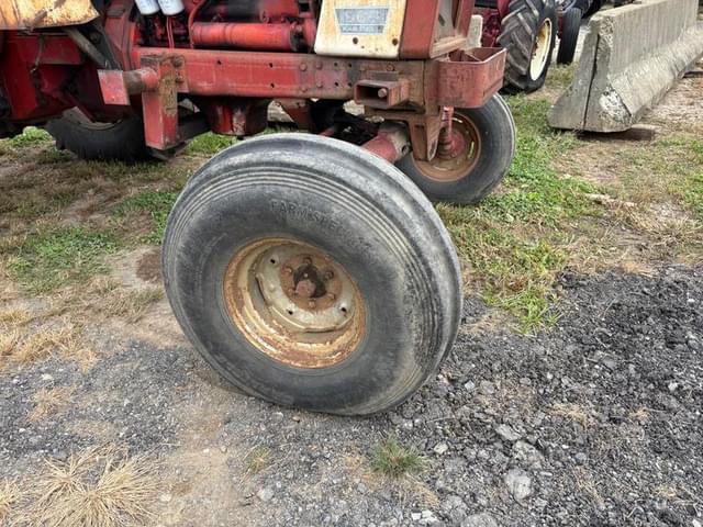 Image of International Harvester 966 equipment image 2