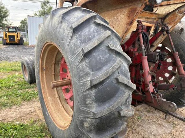 Image of International Harvester 966 equipment image 4