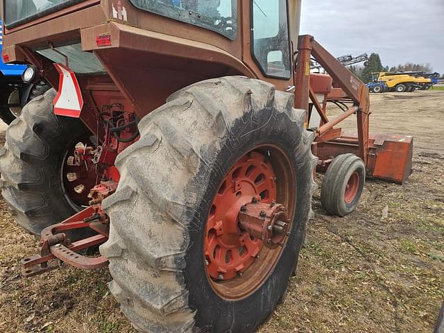 Image of International Harvester 966 equipment image 2