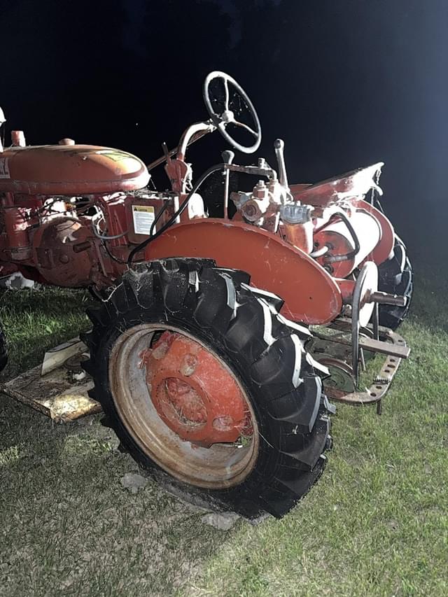 Image of Farmall A equipment image 4