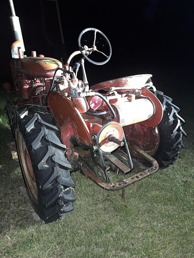 Image of Farmall A equipment image 3