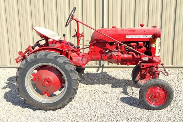 Image of Farmall Cub equipment image 2