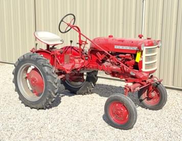 Main image Farmall Cub