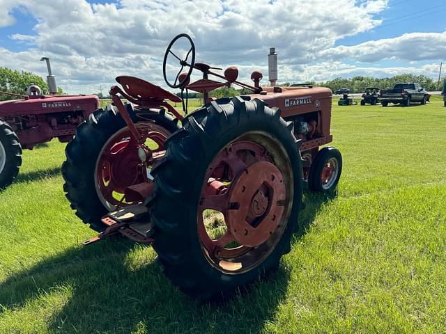 Image of Farmall H equipment image 2