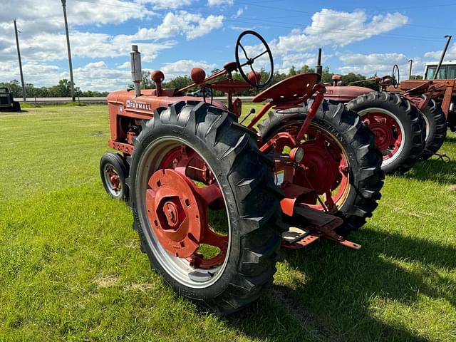 Image of Farmall H equipment image 3