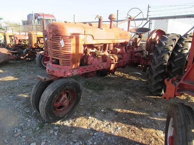 Image of Farmall H equipment image 1