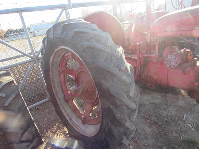 Image of Farmall H equipment image 4