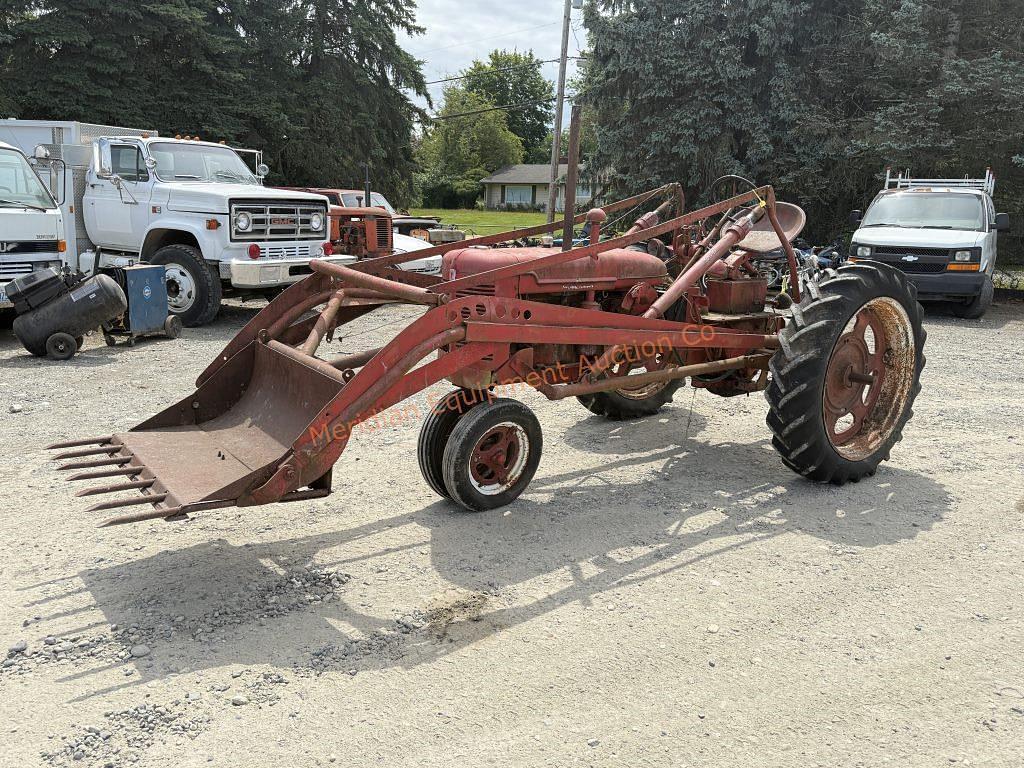 Image of International Harvester Farmall H Primary image
