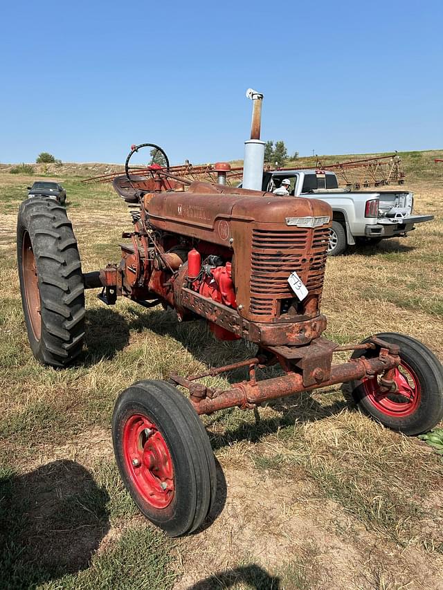 Image of Farmall M equipment image 2