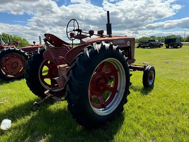 Image of Farmall M equipment image 2