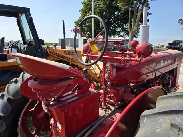 Image of Farmall Super M equipment image 4