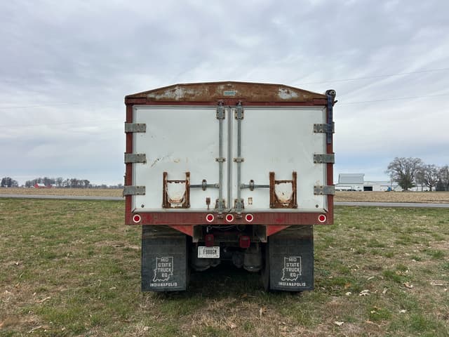 Image of International Fleetstar equipment image 3