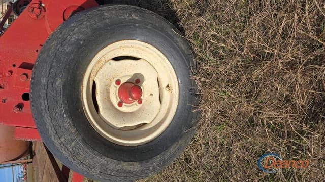 Image of International Harvester 10 equipment image 2