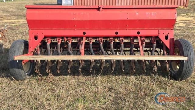 Image of International Harvester 10 equipment image 4