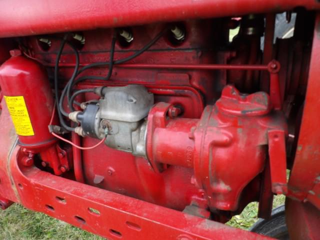 Image of Farmall H equipment image 4