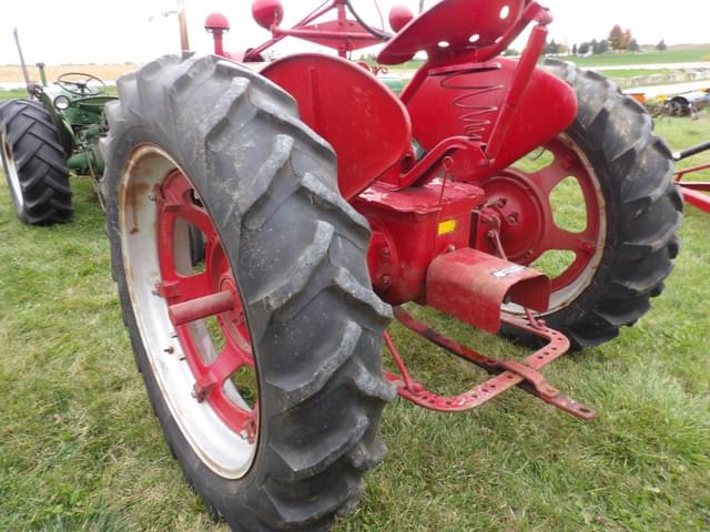 Image of Farmall H equipment image 1