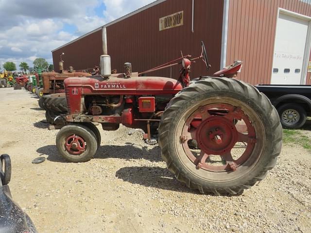 Image of Farmall H equipment image 2