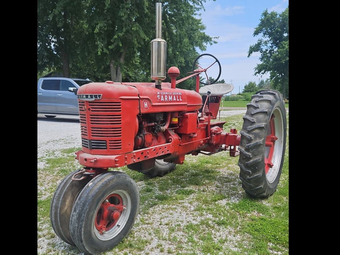 Image of Farmall H Image 0