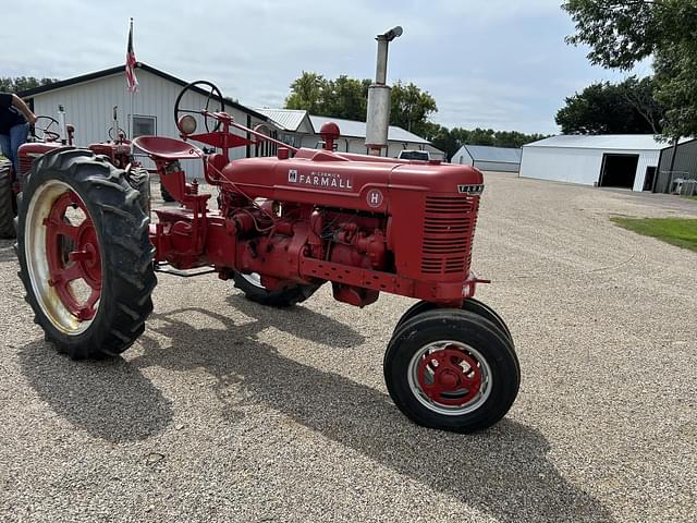 Image of Farmall H equipment image 2