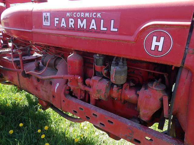 Image of Farmall H equipment image 1