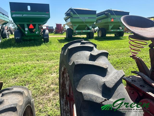 Image of International Harvester Farmall H equipment image 4
