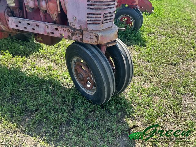 Image of International Harvester Farmall H equipment image 2
