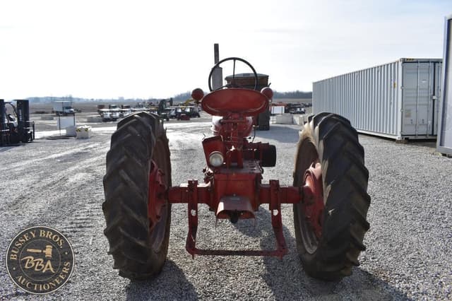 Image of Farmall H equipment image 3