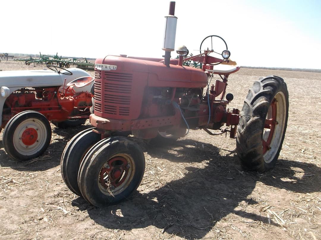 Image of Farmall H Image 0
