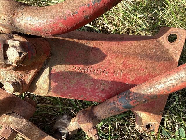 Image of Farmall H equipment image 3