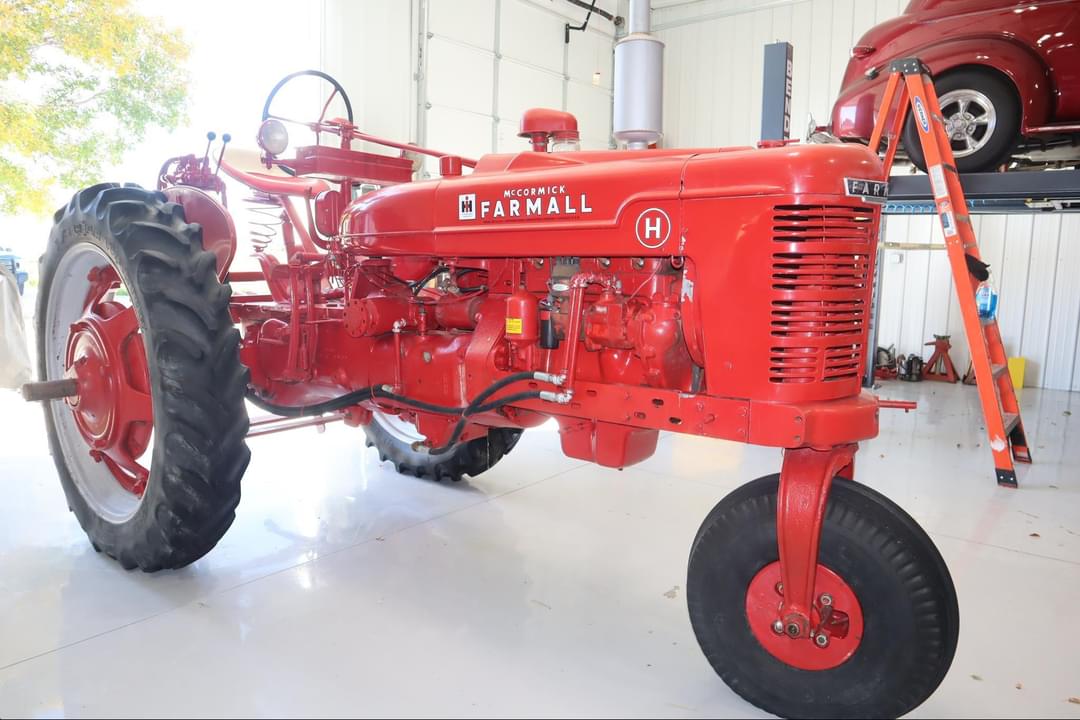 Image of Farmall H Primary image