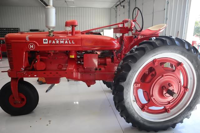 Image of Farmall H equipment image 3