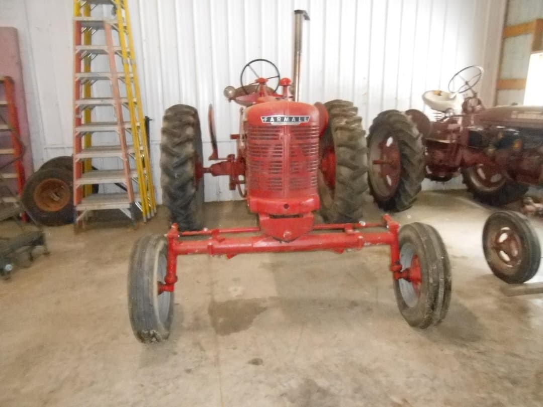 Image of Farmall H Image 1