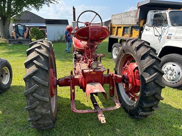 Image of International Harvester Farmall H equipment image 1