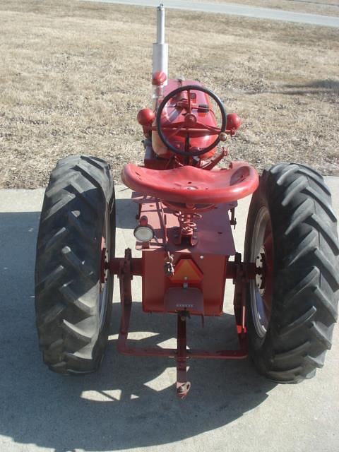 Image of Farmall H Image 1