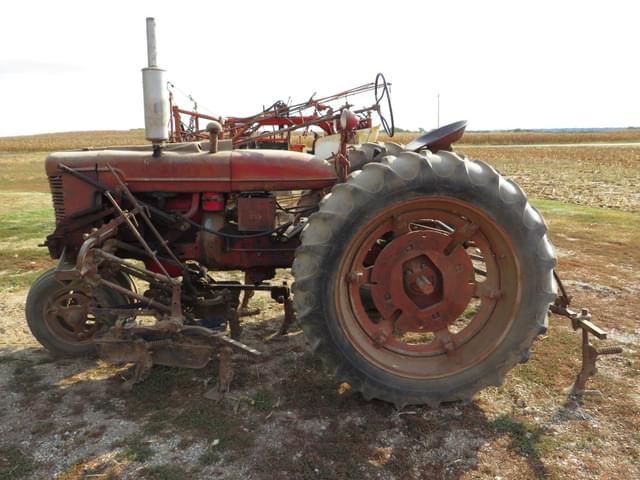 Image of Farmall H equipment image 2