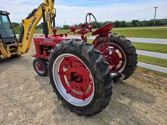 Image of Farmall H equipment image 2