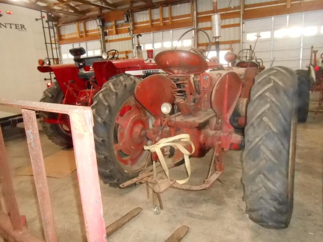 Image of Farmall H Image 1