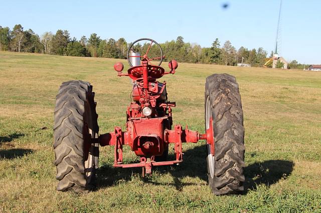 Image of Farmall H equipment image 1