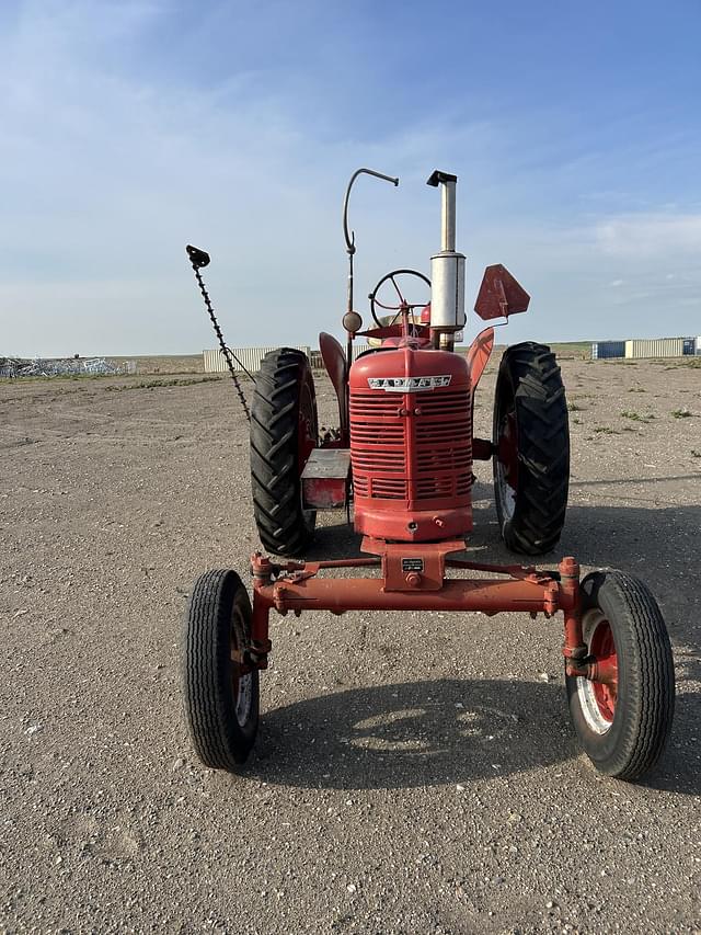 Image of Farmall H equipment image 1