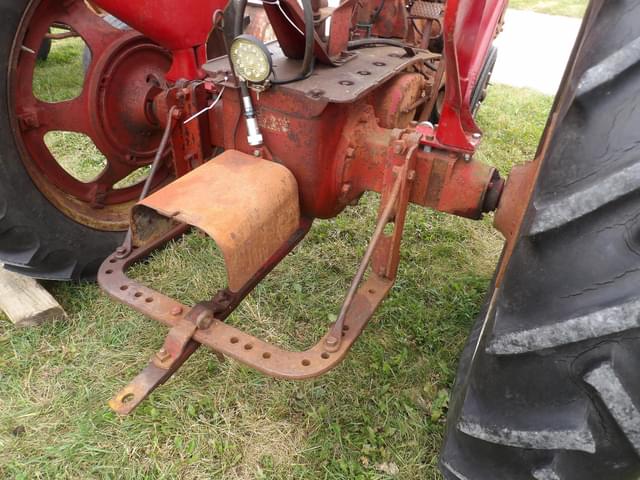 Image of Farmall H equipment image 4