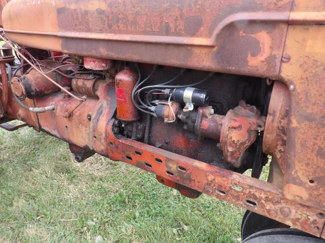 Image of Farmall H equipment image 1